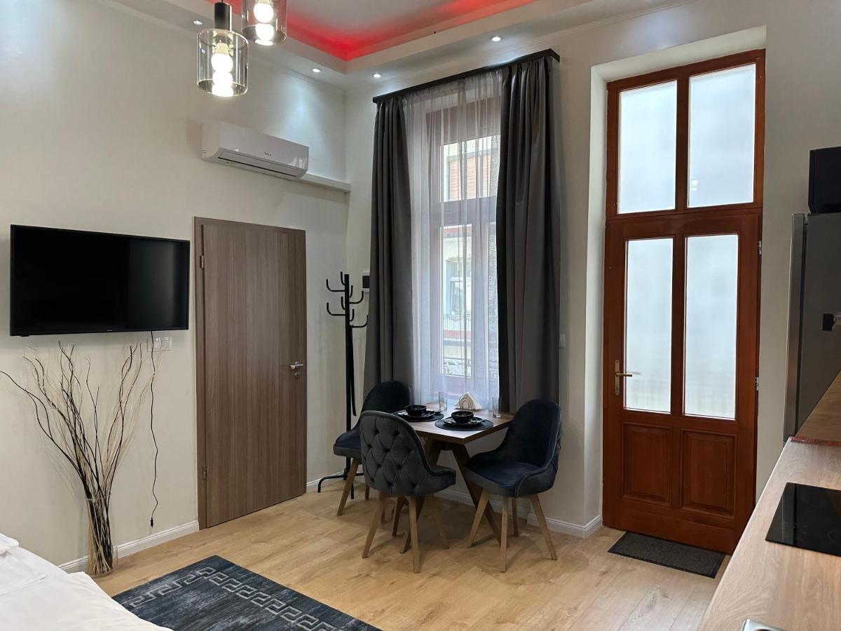 Lizu Apartmant Budapeste Exterior foto